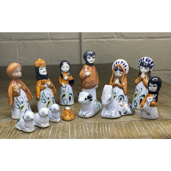 Mexican Folk Art 13 Pc NATIVITY SCENE Tonala Pottery Christmas Décor Green Brown - Picture 1 of 8